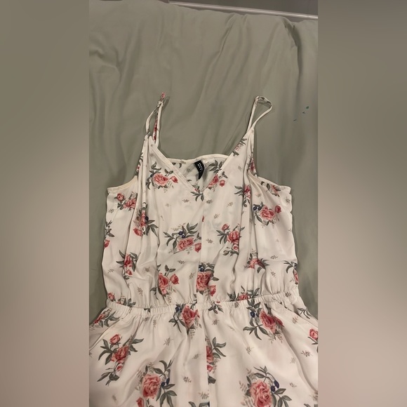 Flower Jumpsuit - Picture 2 of 3